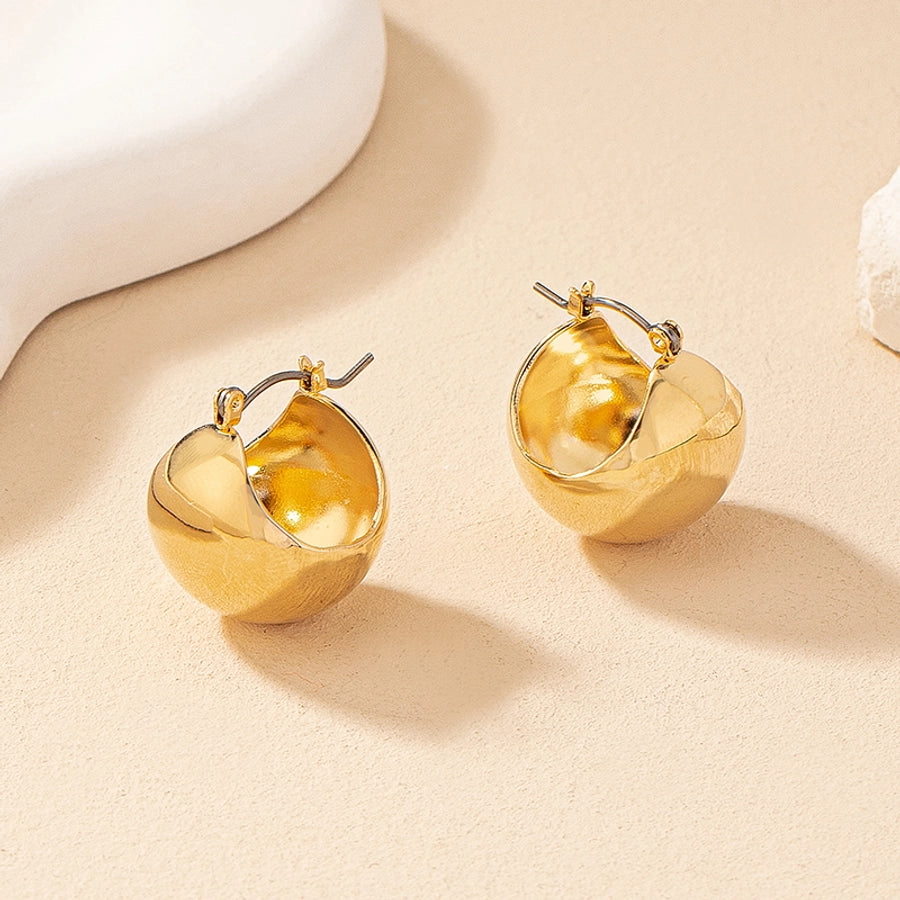 round alloy ear studs