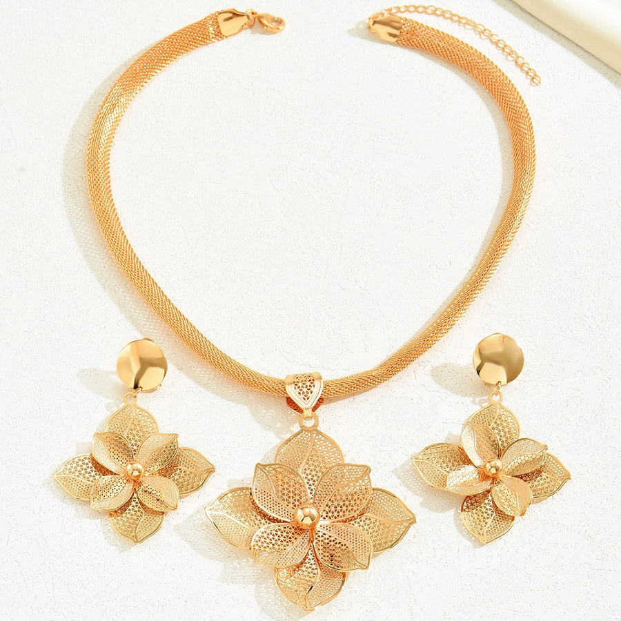 Elegant Flower Necklace