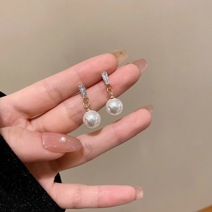luxurious geometric pearl earrings