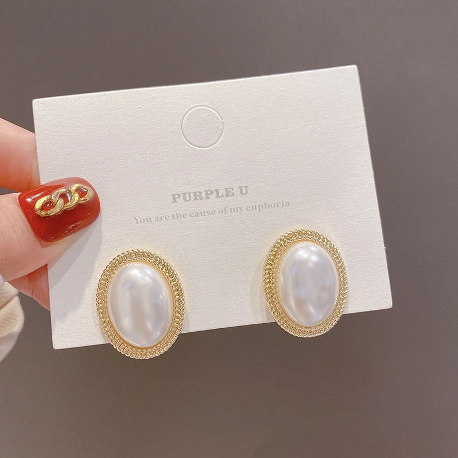 luxurious geometric pearl earrings