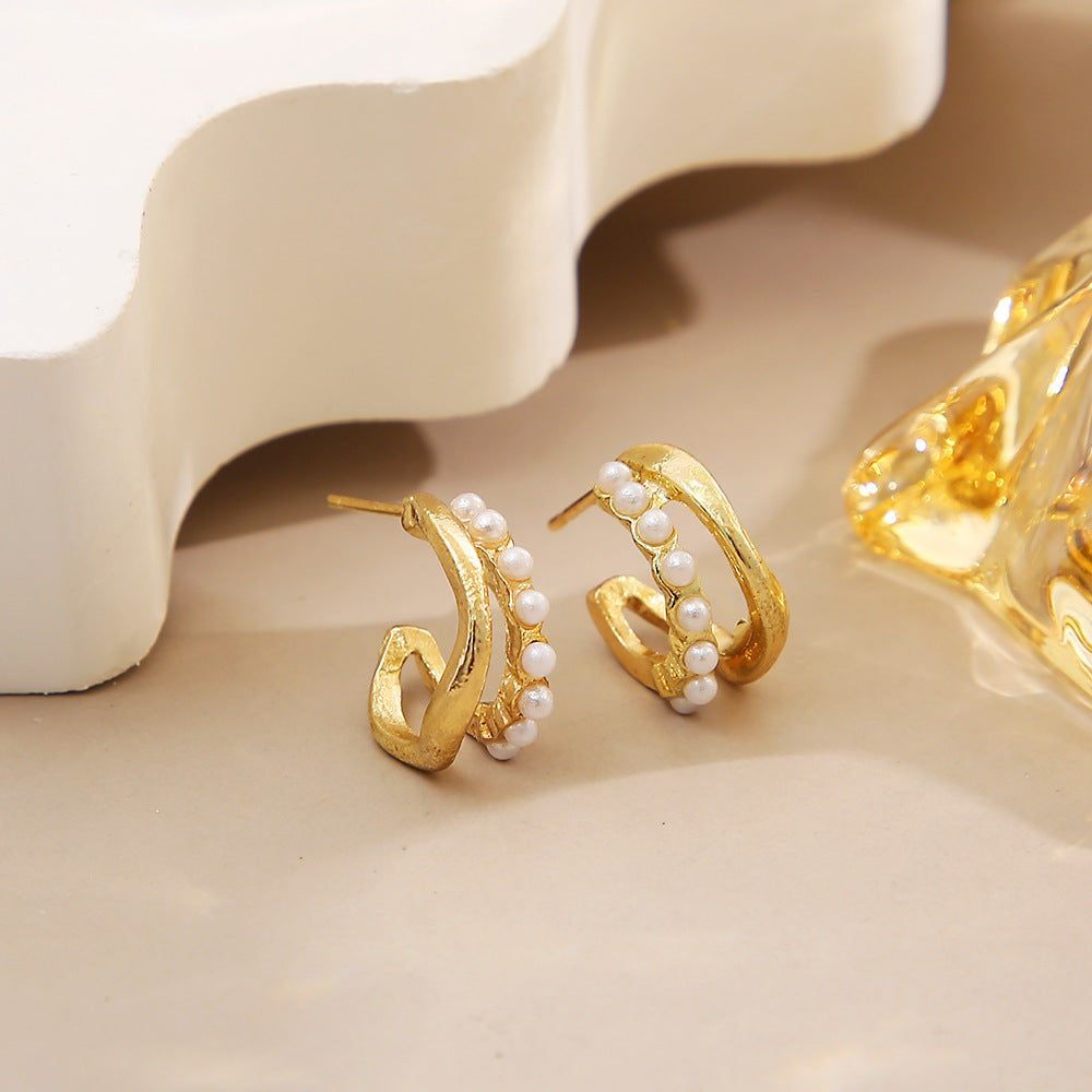 geometric pearls ear