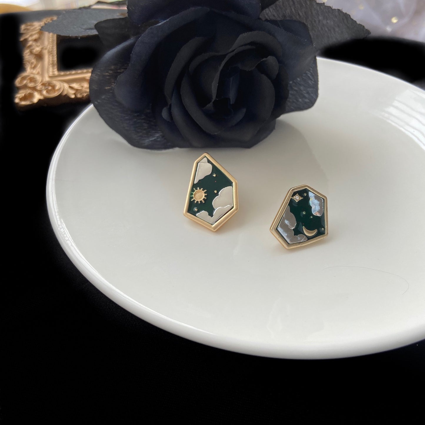 retro sun alloy enamel ear studs 1 pair