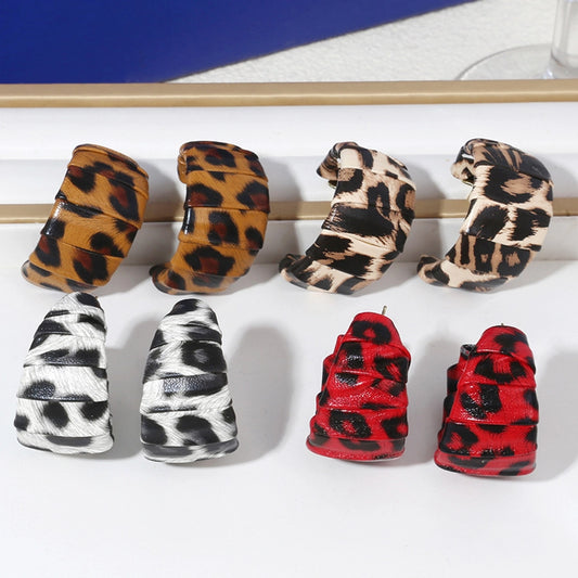 C Shape Leopard