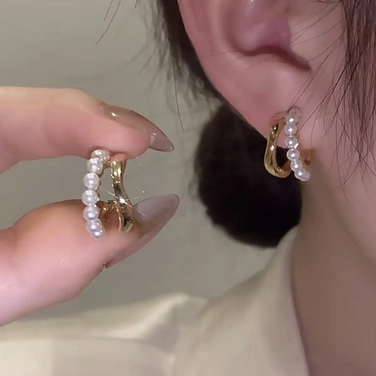 geometric pearls ear