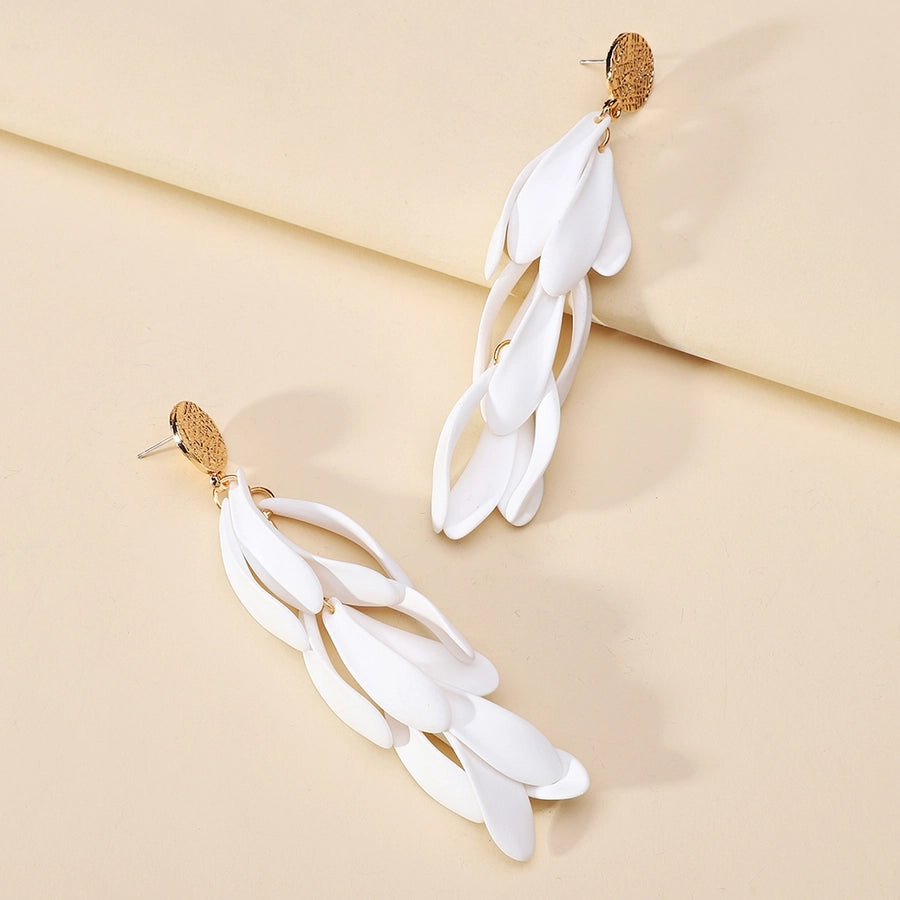 petal earrings