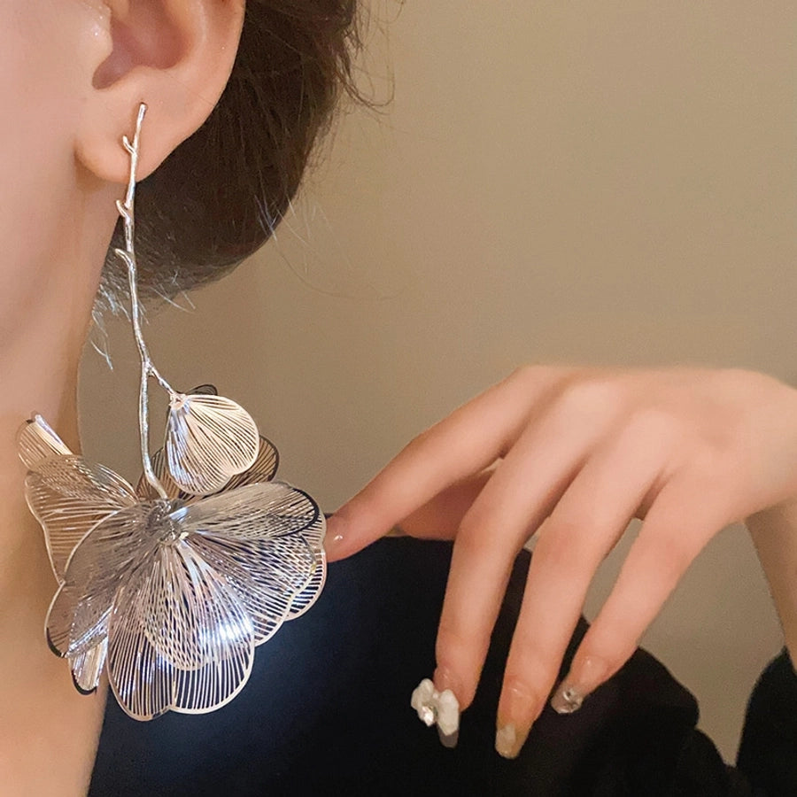 Retro Luxurious Flower