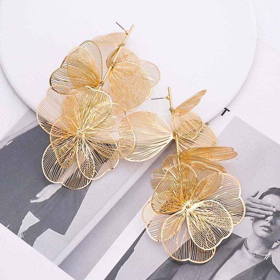 vintage exaggerated flower