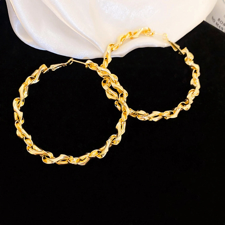 Exaggerated hoops