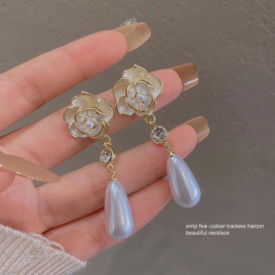 luxurious geometric pearl earrings