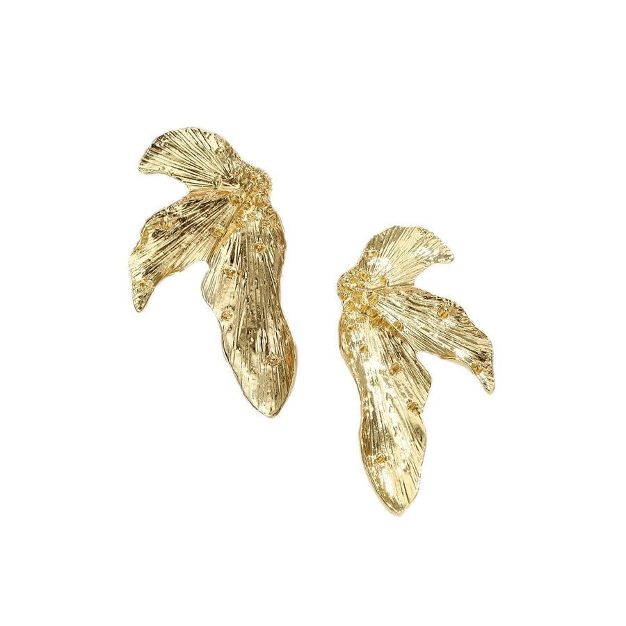 Exaggerated Leaf