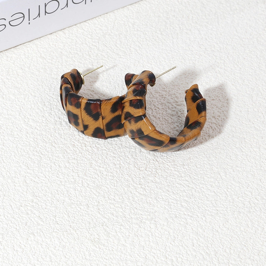 C Shape Leopard