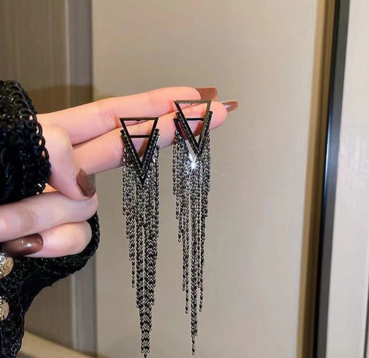 elegant triangle metal