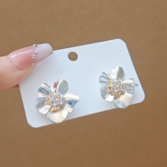 Flower Pearl Earrings