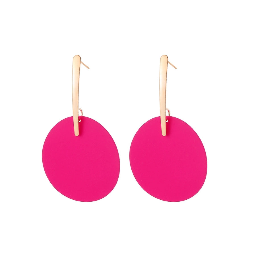 exaggerated round