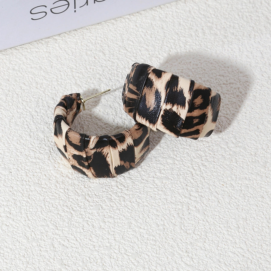 C Shape Leopard