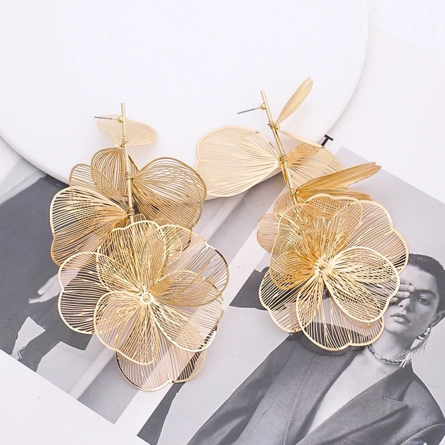 vintage exaggerated flower