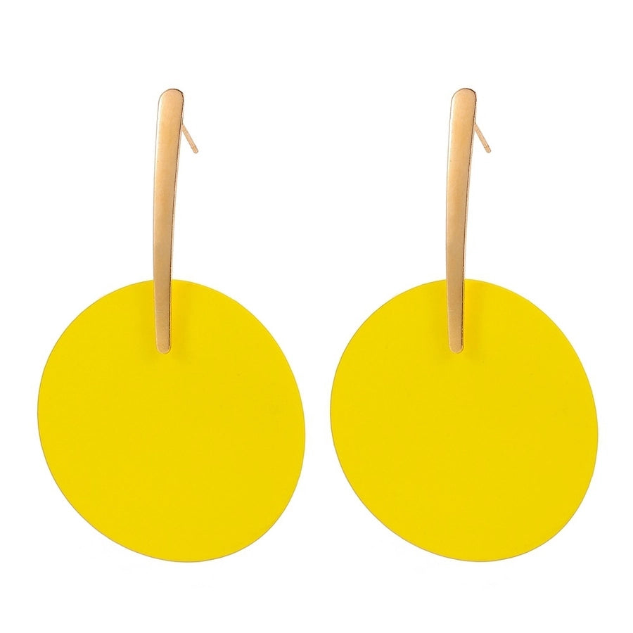 exaggerated round